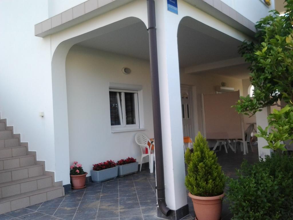 Ferienwohnung Holiday S&M Lopar Exterior foto